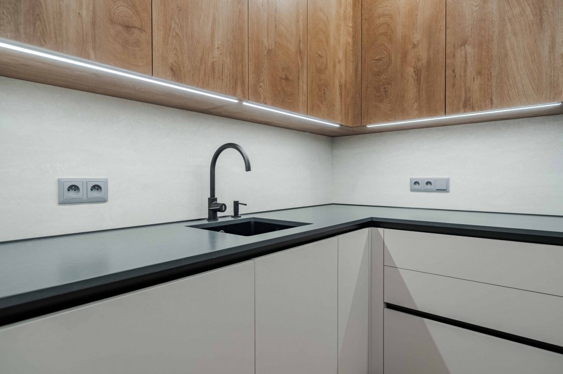 Tato kuchyňská linka byla zrealizována pro našeho zákazníka v České Třebové (autor projektu: Petr Švehlák – kuchyňské studio Litomyšl).