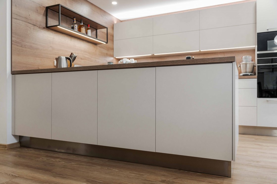 Tato kuchyňská linka byla zrealizována pro našeho zákazníka v Lanškrouně (autor projektu: Lenka Hofericová – kuchyňské studio Litomyšl).