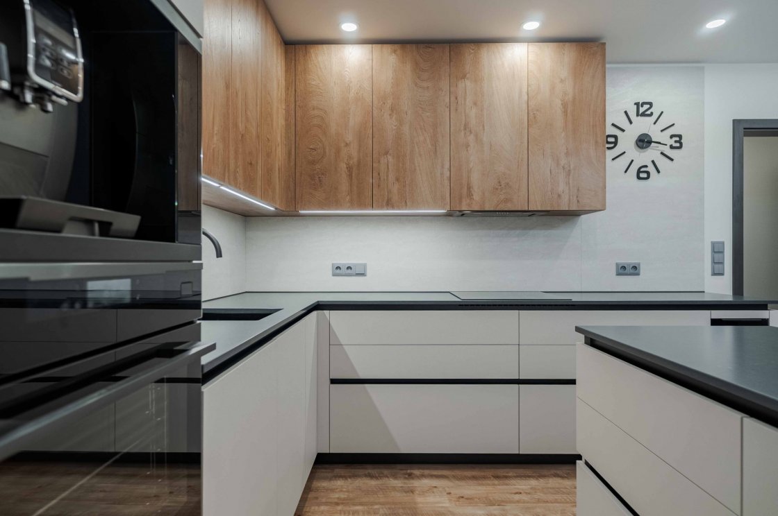 Tato kuchyňská linka byla zrealizována pro našeho zákazníka v České Třebové (autor projektu: Petr Švehlák – kuchyňské studio Litomyšl).