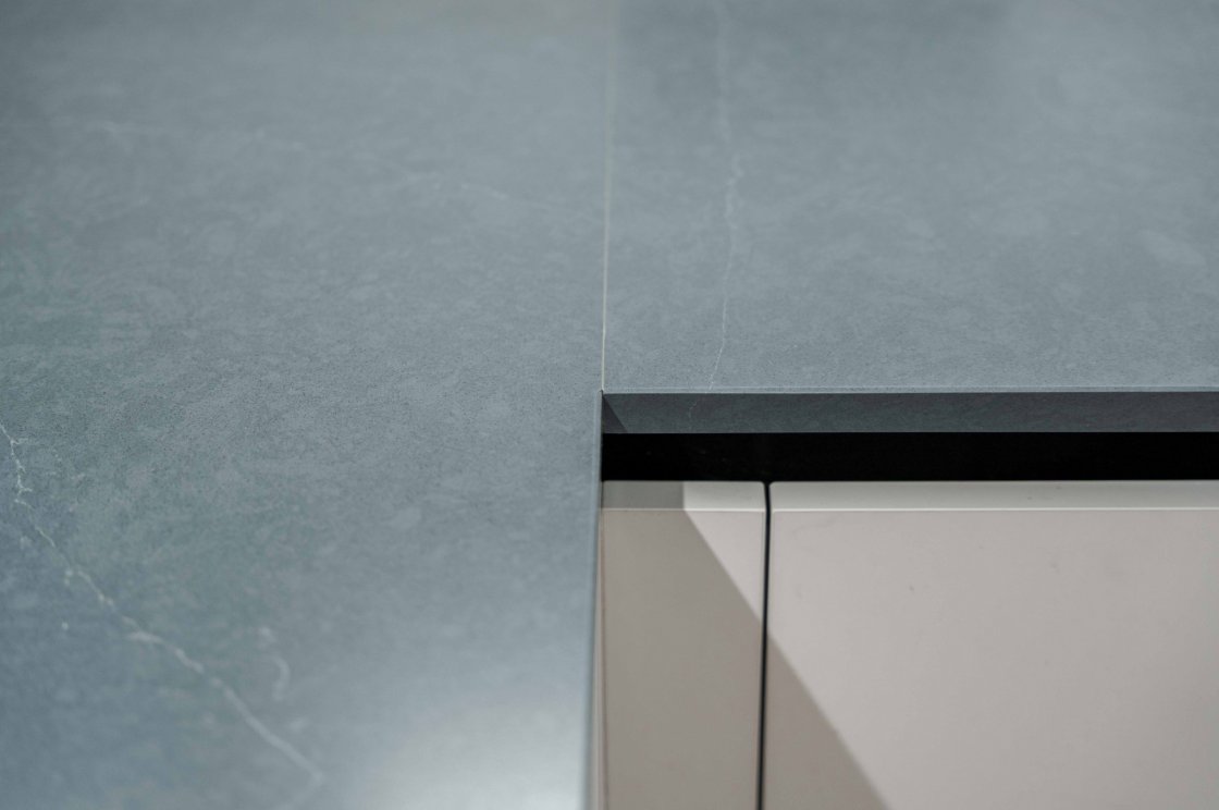 Tato kuchyňská linka byla zrealizována pro našeho zákazníka v České Třebové (autor projektu: Petr Švehlák – kuchyňské studio Litomyšl).